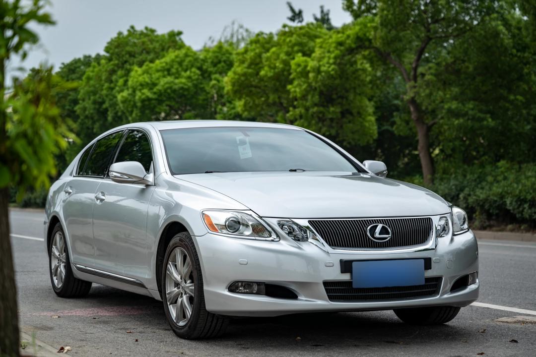 足够强大，就能与自己和解，经典值得回味——二*雷手**克萨斯GS300