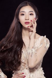 30岁女模特生下三胞胎,30岁女模特生三胞胎混血