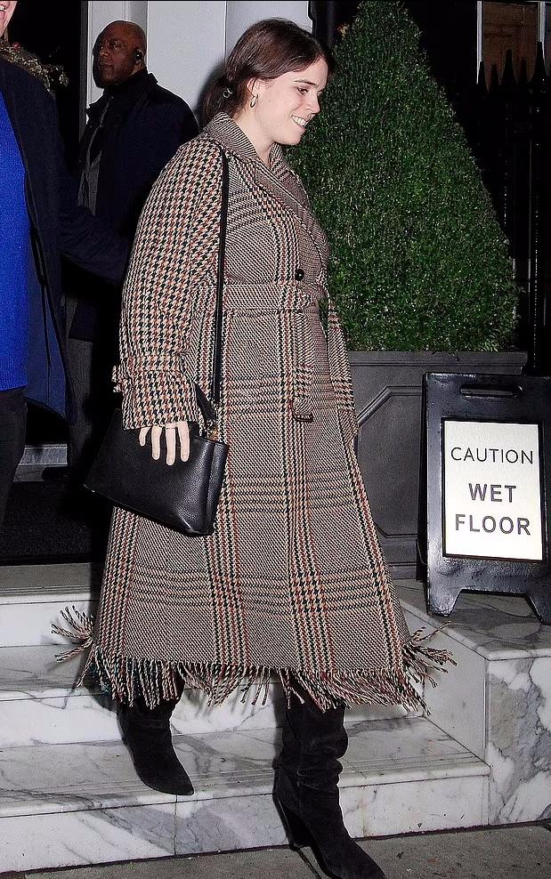 英国公主素颜走街,英国公主打扮