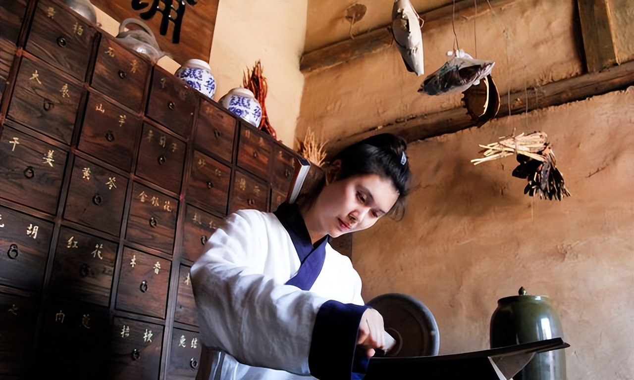 哈尔滨美女高材生：离婚后出家当道士，卖房修道观，25岁当上住持