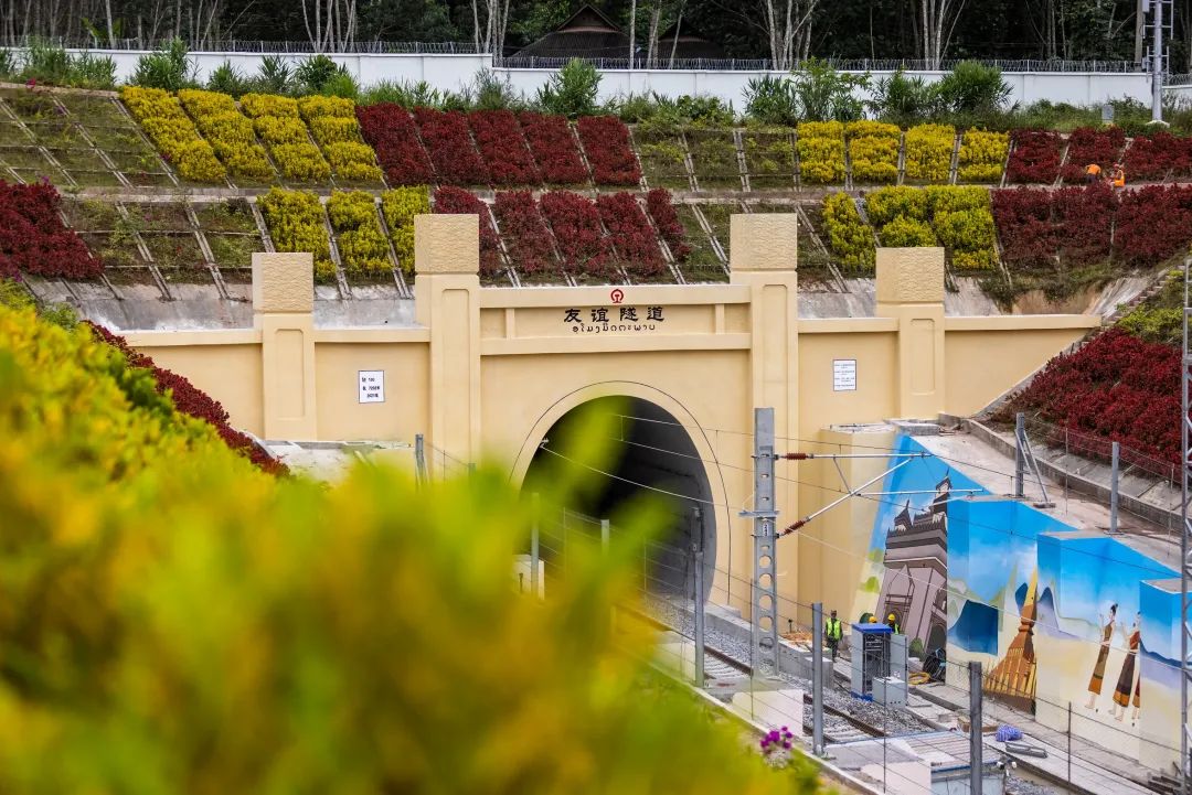 中老铁路为何被称为黄金大通道,中老铁路的建成有哪些有利的影响