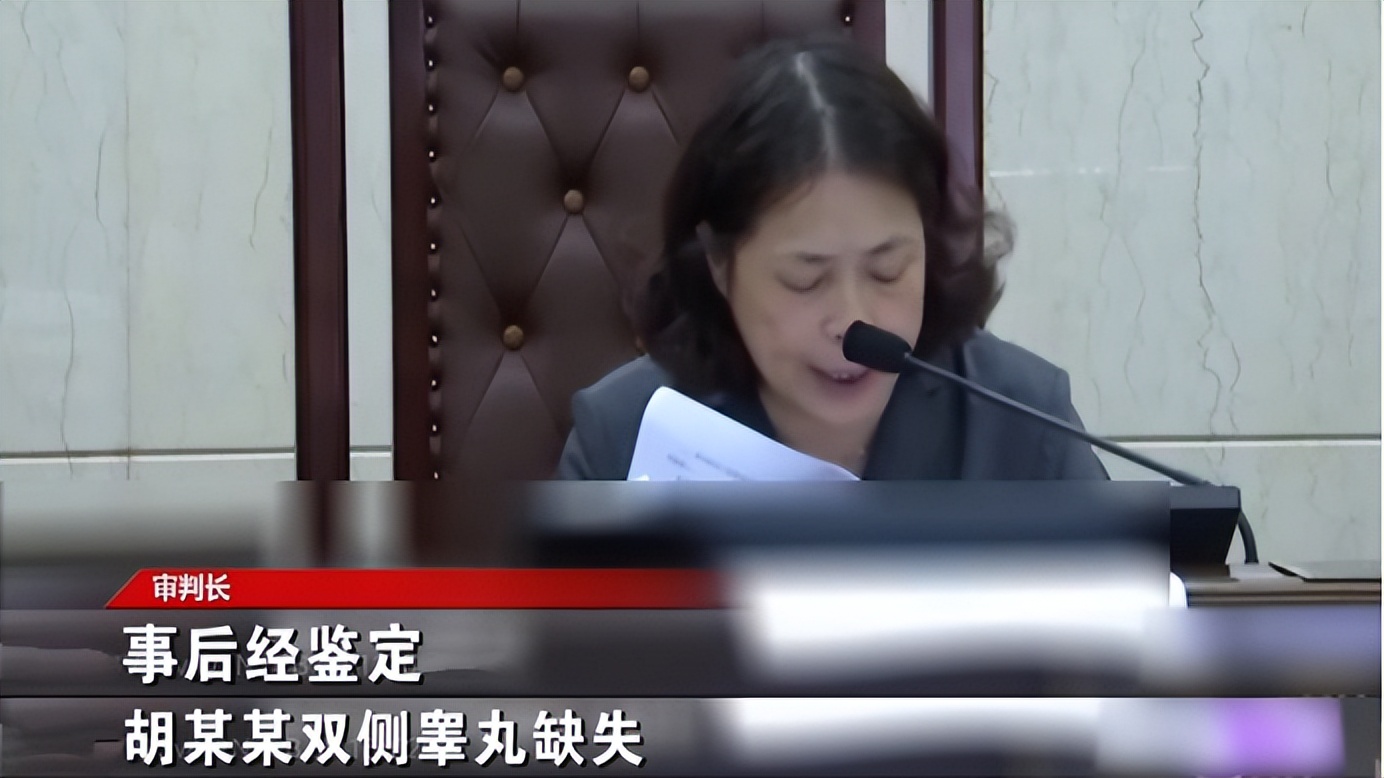 18岁男孩做变性手术，主刀“医生”自学成才，曾给自己亲自操刀