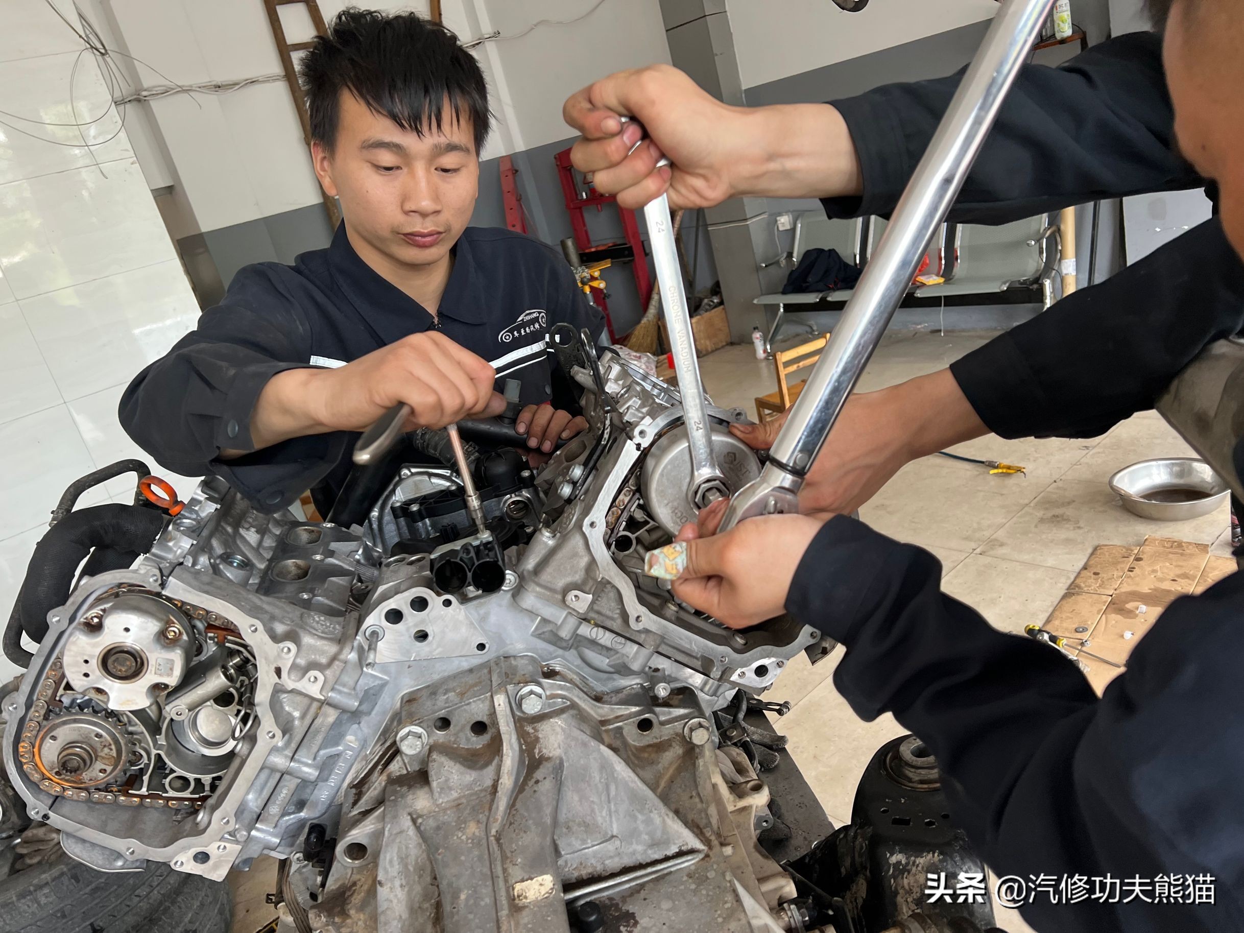 奥迪a6五百块钱,奥迪a65000公里烧一升机油维修