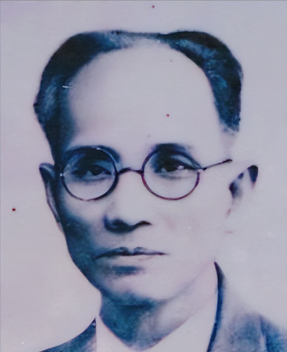 1981年，*承志廖**伸手向*小平邓**要烟，*小平邓**调侃：经常偷我香烟