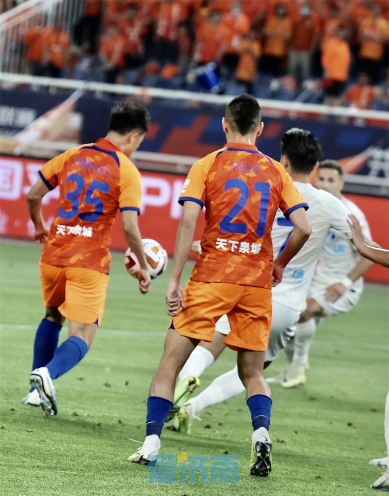 黄政宇费莱尼,山东鲁能三连胜视频