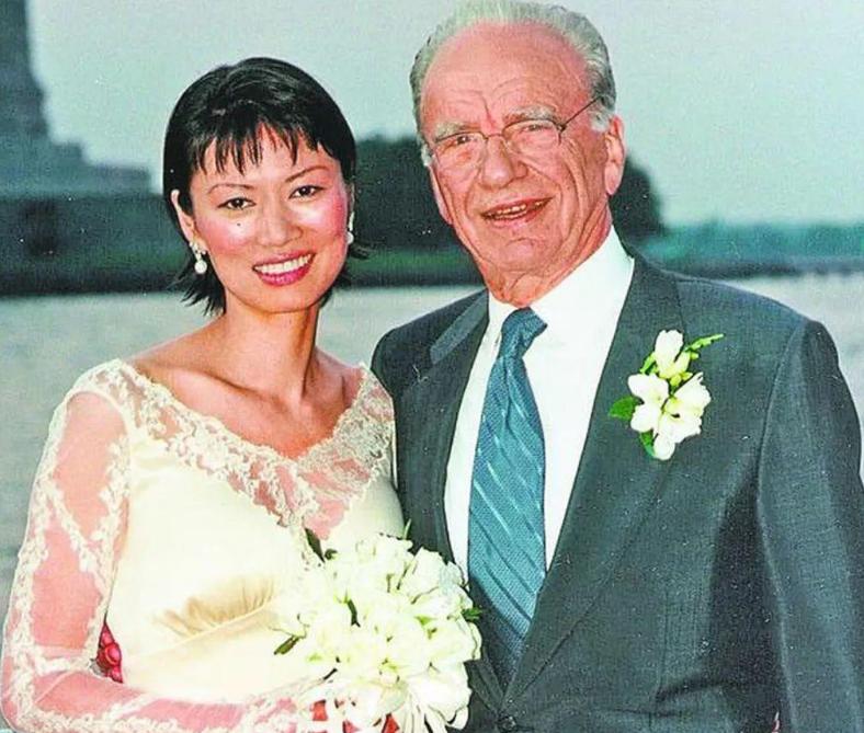 邓文迪与默多克的小女儿,邓文迪的两个女儿与默多克