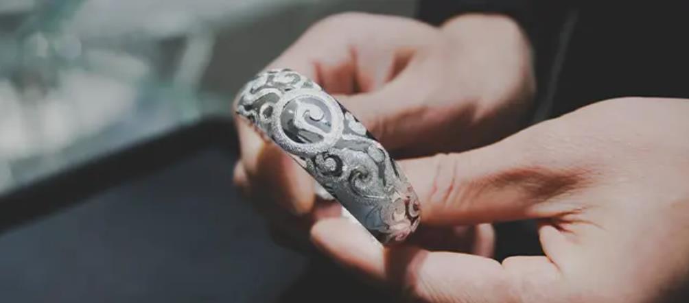 银饰和黄金的优缺点,黄金和银饰对比