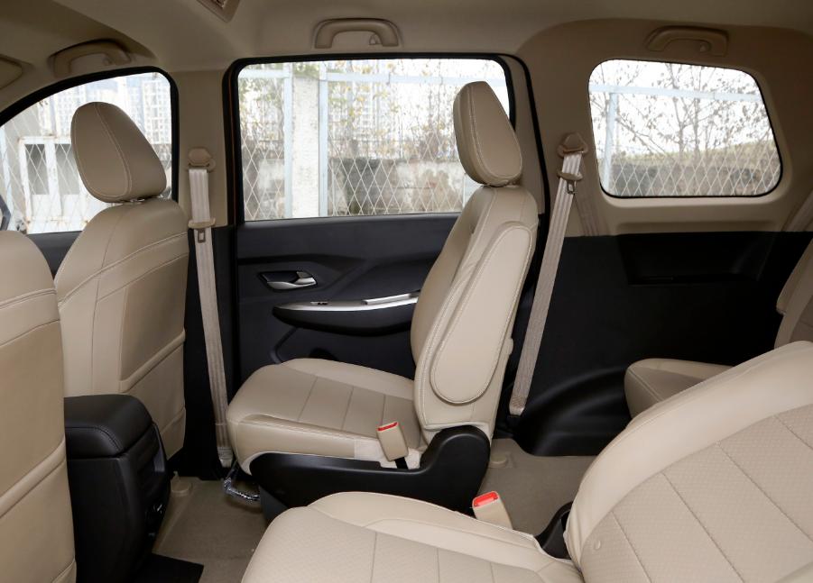 五菱宏光新款说明书,五菱宏光新款与老款区别