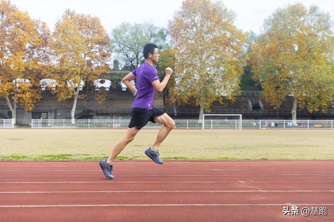 脚感好到飞起的跑鞋,灵动与飘逸的球鞋