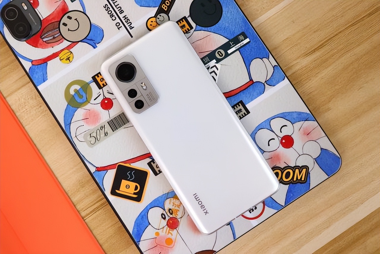 小米12x跟真我gt大师探索版哪个好,小米12s和gt2大师版哪个值得买