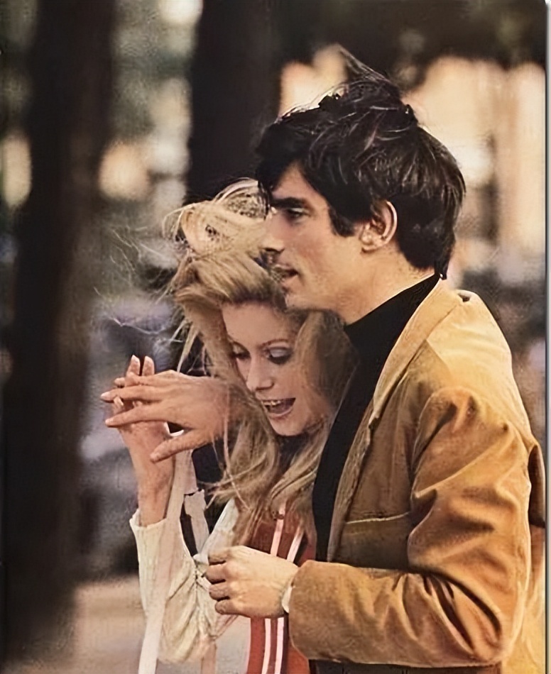 那位曾靓绝时尚圈、串起欧洲上流社会的超模为何落魄至此……