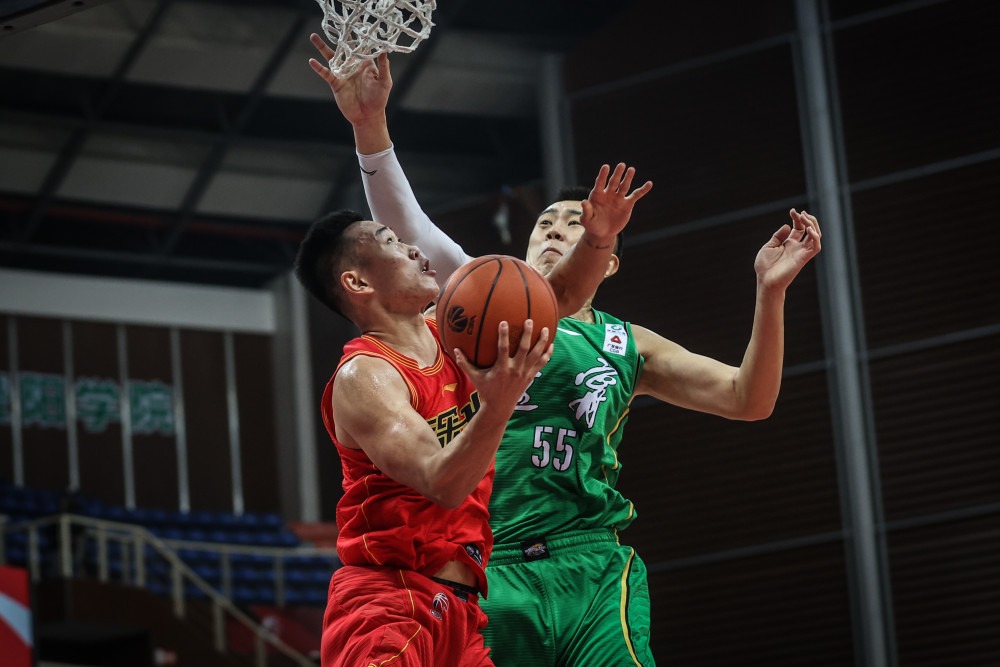 七位年轻前锋入选集训队！一个老将都不要，中国男篮刮起青春风暴