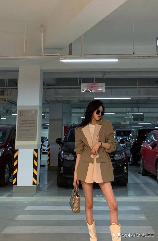 潮款马丁靴单靴配什么鞋,马丁靴高帮鞋子搭配什么裤子