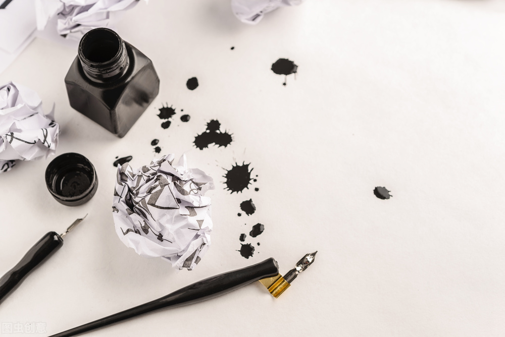 如何去除衣服上的顽固墨水污渍,怎么清除地毯上的墨渍