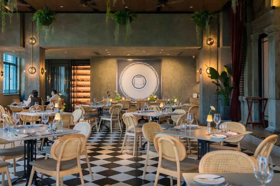 隐藏在历史博物馆旁边的院子,上海历史博物馆顶楼西餐厅