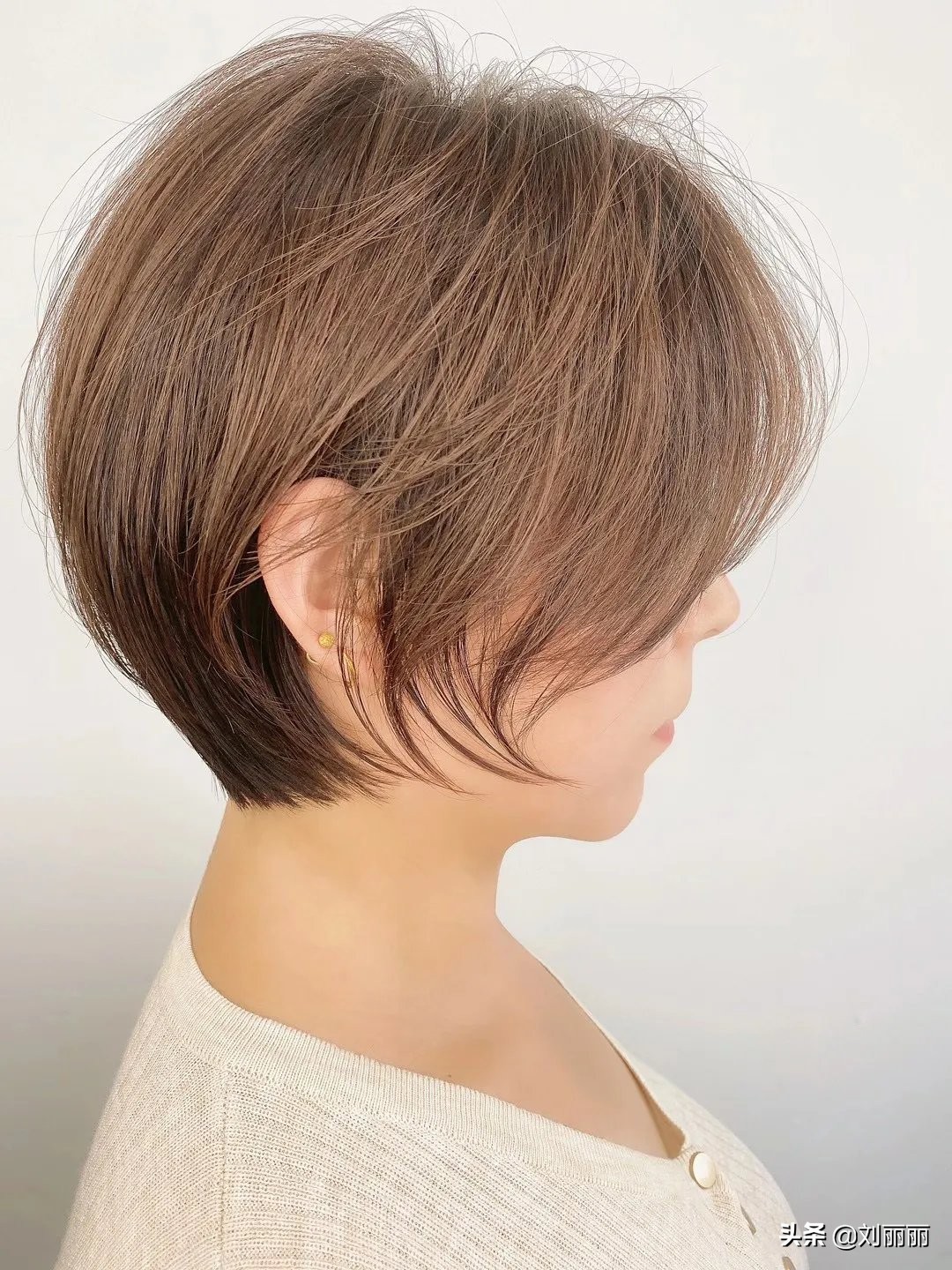 夏天不染又好看的短发型,夏天短发免打理发型