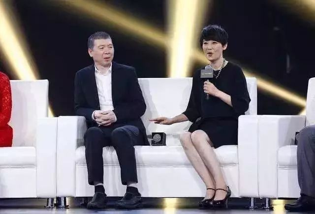 徐帆冯小刚经历,冯小刚徐帆携15岁养女露面