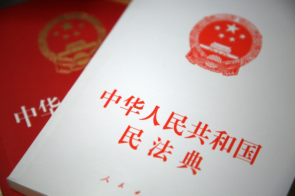 掰手腕粉碎性骨折,学生掰手腕骨折赔偿案例