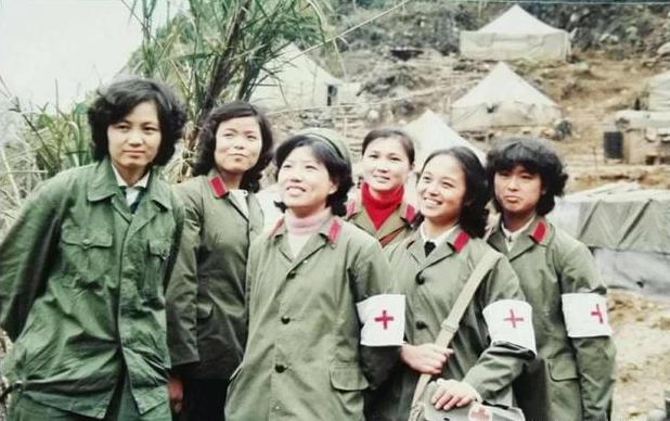 电影芳华何小萍,芳华中何小萍发疯时医生说的话