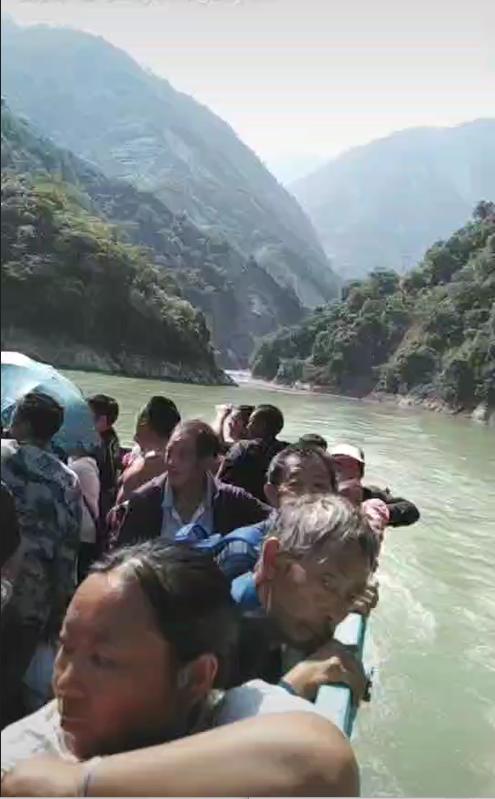 泸定地震三个月后：失联牧羊人和76只羊仍未找到，有村民失去年入几万的收入被迫租房，因物价贵一天吃2顿饭