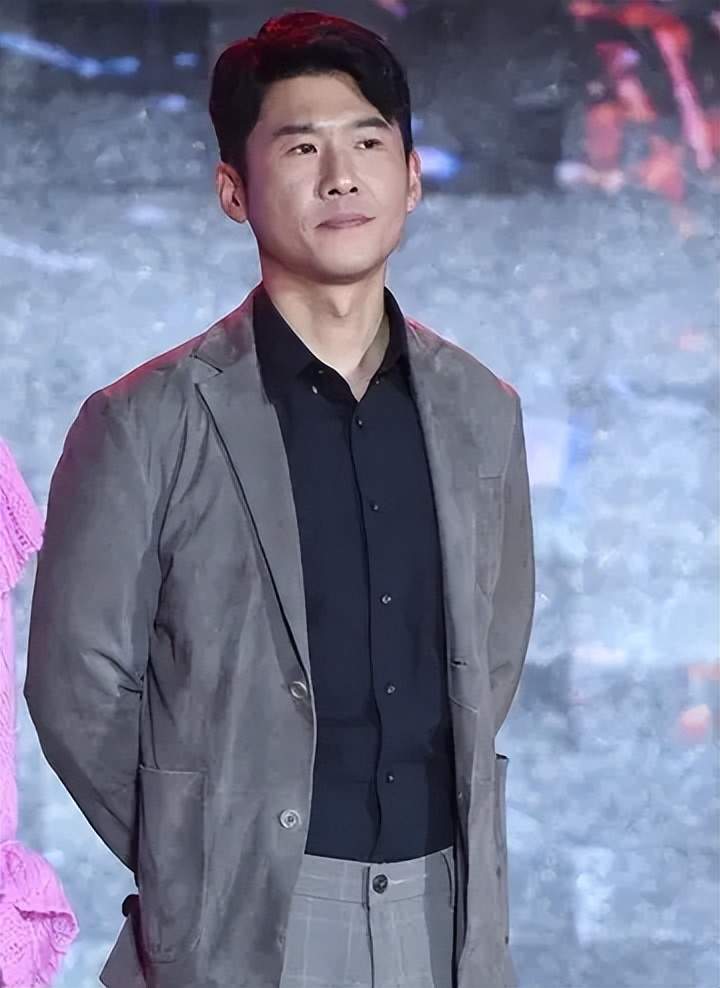 演员王骁与王馥荔,演员王骁是王馥荔的亲生儿子吗