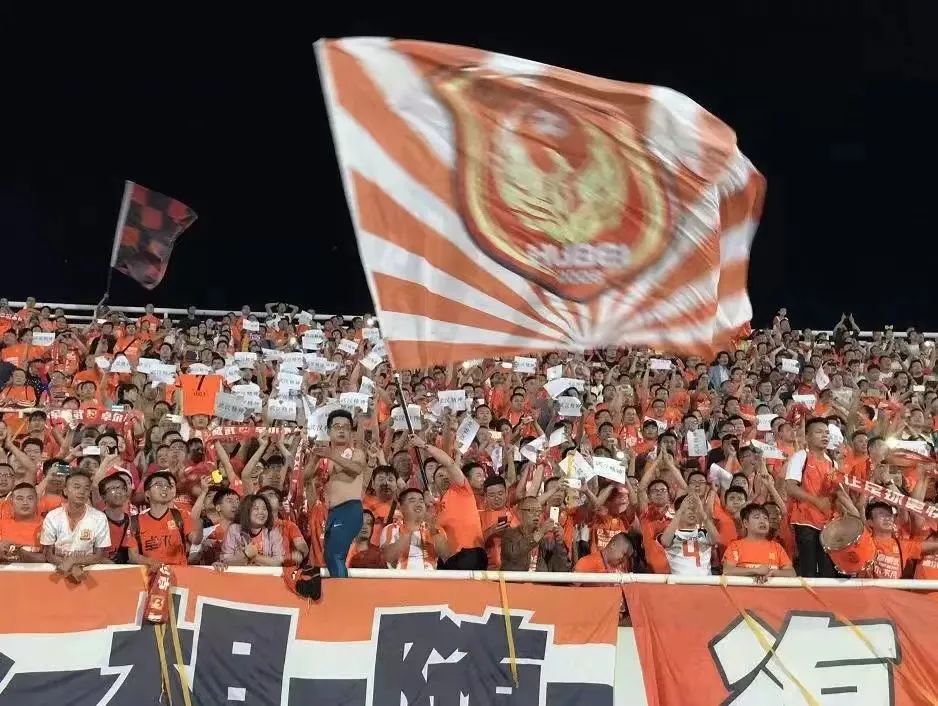 顺逆永相随，祝“湖北绿茵吧”球迷助威团十周年生日快乐