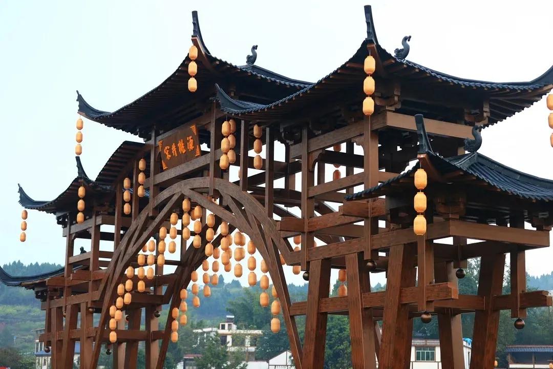 閬囪澶х編鍥涘窛,閬囪澶х編娌圭敾