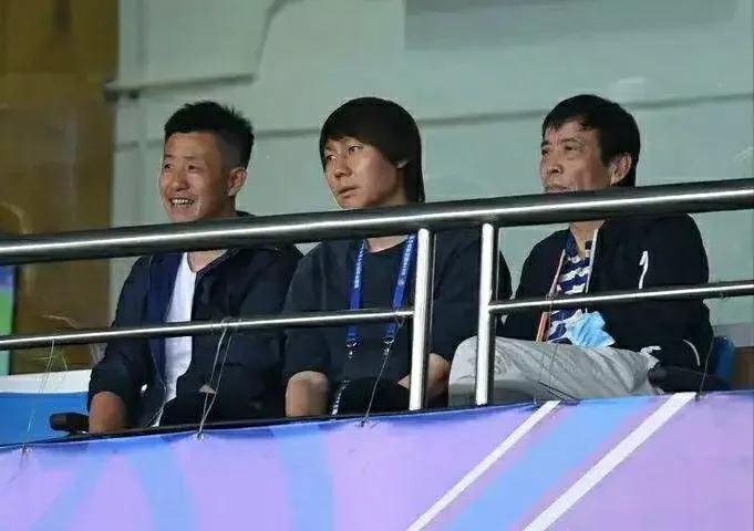 李铁嫡系“一号”被铐走，另2人加4国脚夜不能寐，韦世豪沉冤昭雪