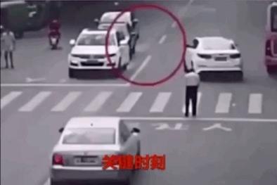 “解放军军演不会阻止访问”圣文森特总理窜台，汪文斌把话挑明