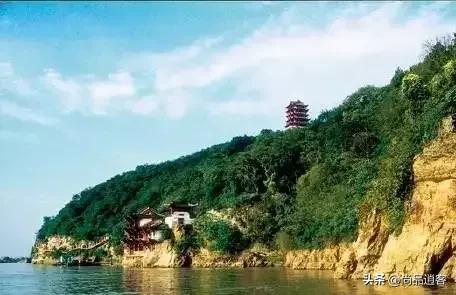 李白一生中游历了很多名山大川,李白游历过的名山大川