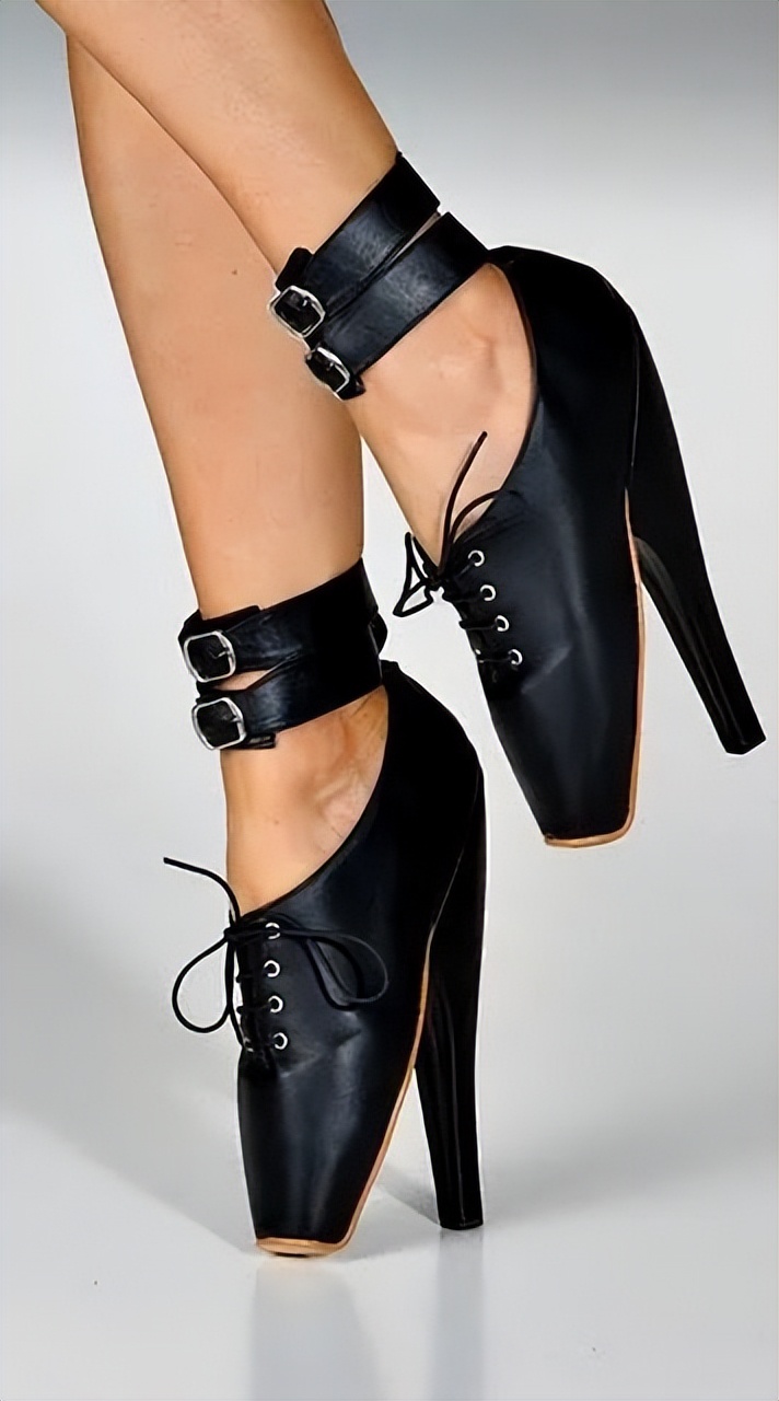 基本款必备鞋子有哪些款式,比较时髦的鞋