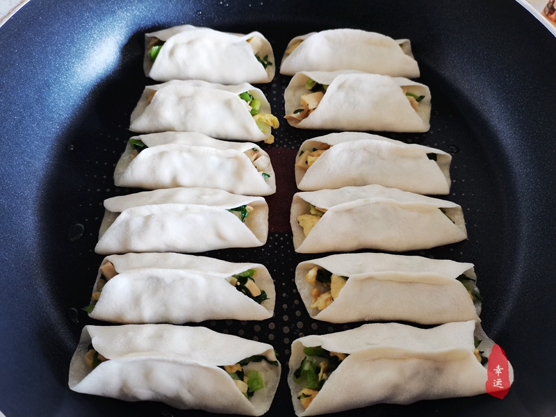 锅贴是封口好吃还是不封口好,锅贴较教程