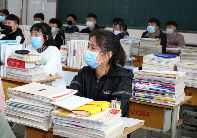 痛心疾首，通过QQ聊天，*脑洗**、隔空猥亵、强奸未成年人被执行死刑