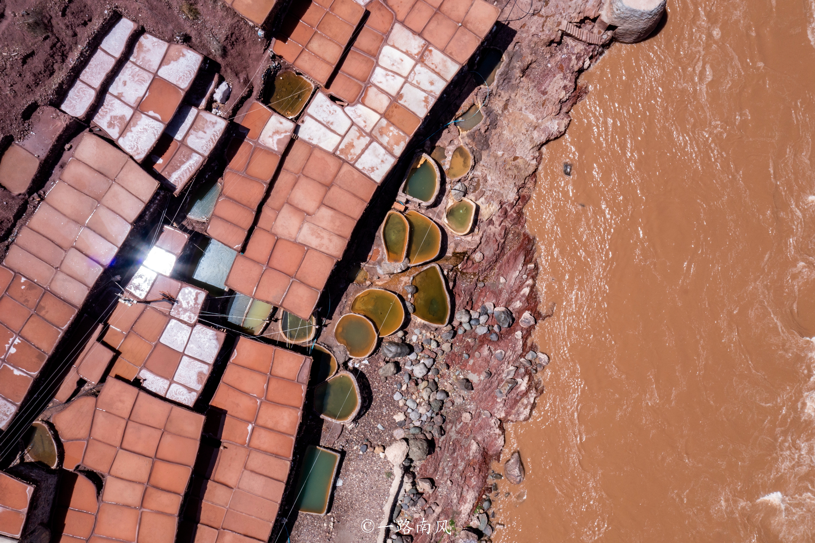 *藏西**昌都，一个迷人的地方，一个毕生难忘的旅游天堂