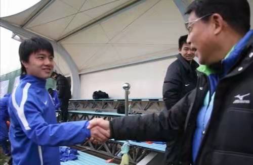 才华横溢却昙花一现,2013上海德比曹赟定飞铲武磊