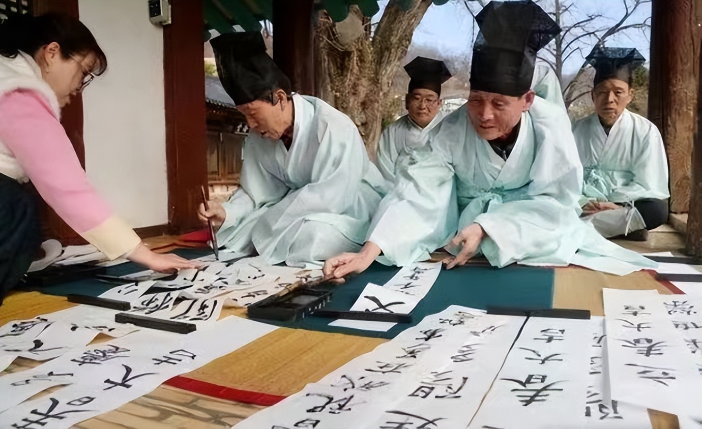 “铺”了1亿个SKU，韩国人了体验一次“爆仓”