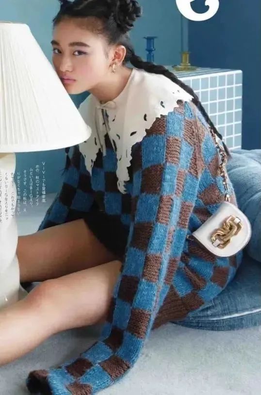 毛衣衬衫叠穿搭配什么裤子,冬天衬衫如何搭配毛衣