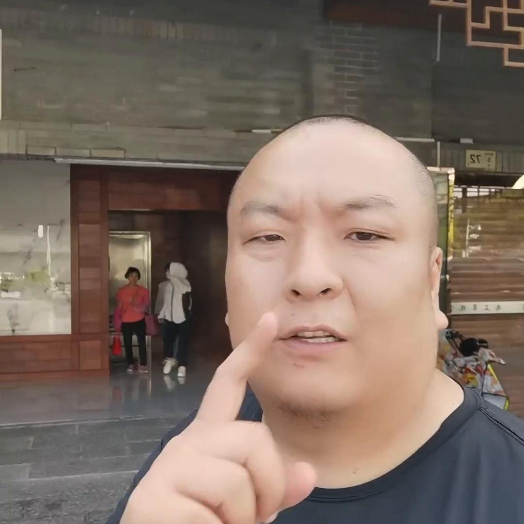 信仰可以治疗抑郁，但是不能完成救赎，如果你足够自信，足...