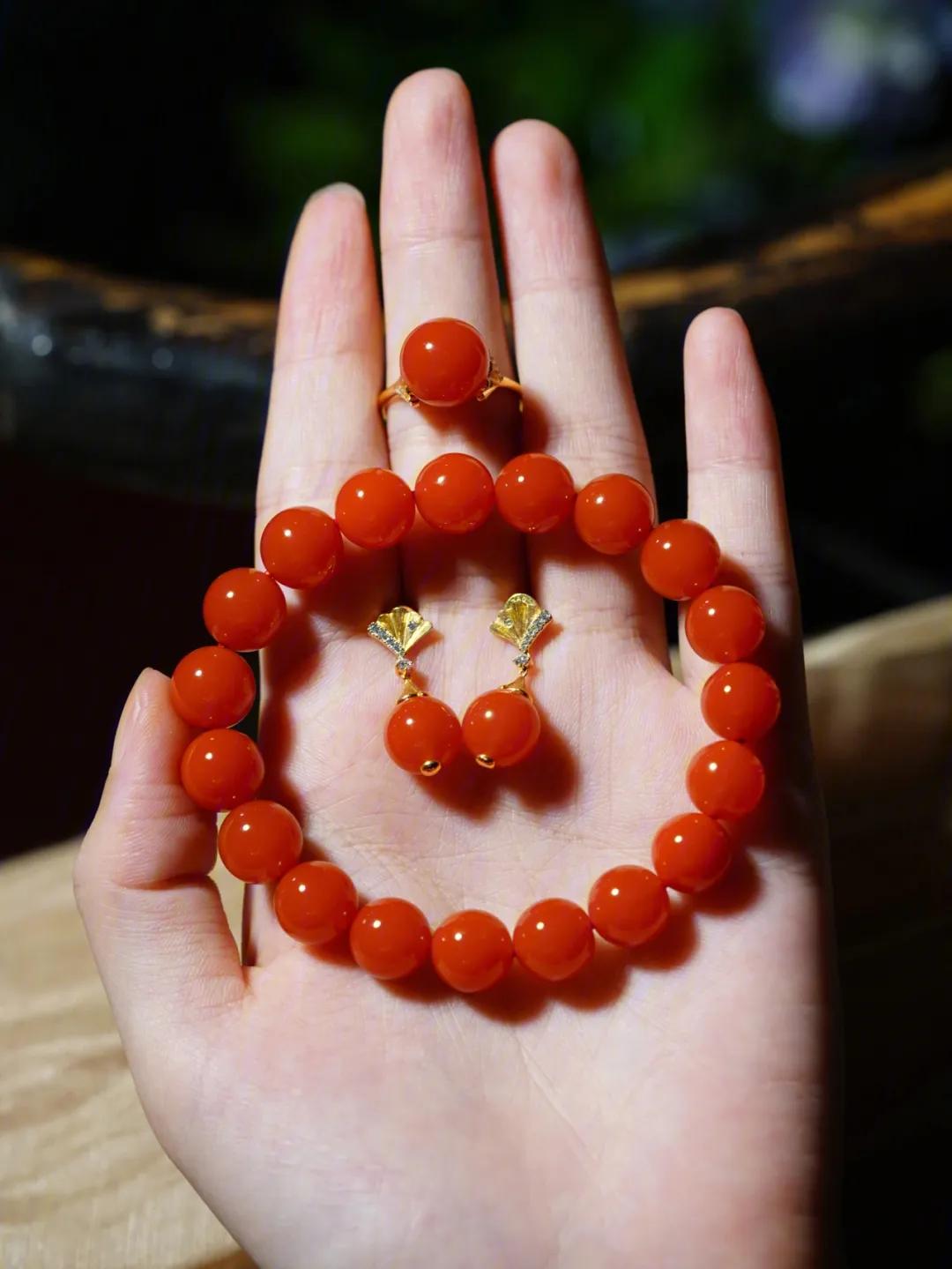 说南红玛瑙是“破石头”的点进来，1800字告诉你什么是南红玛瑙！