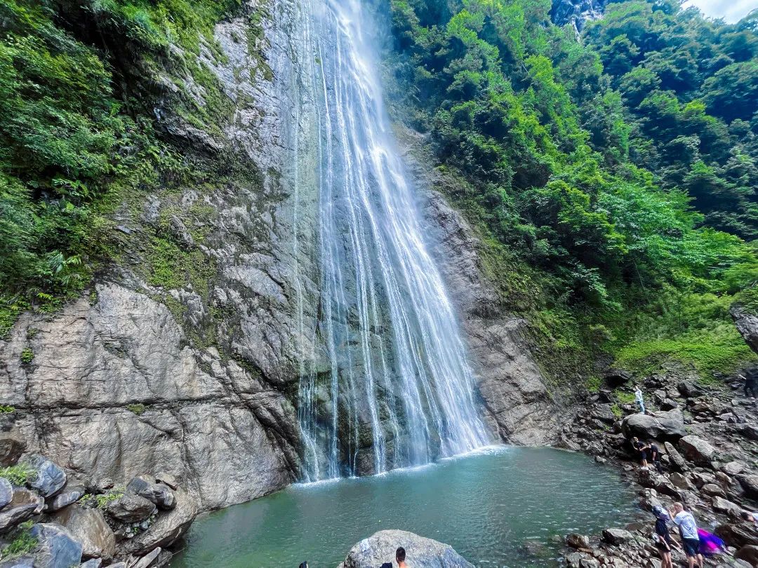 避暑旅游景点看山看水,清凉避暑好去处雪溪洞一日游