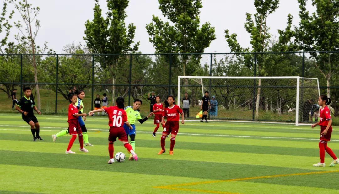 夏县新建路小学校园足球赛四年级,乡村小学勇夺全市足球联赛冠军