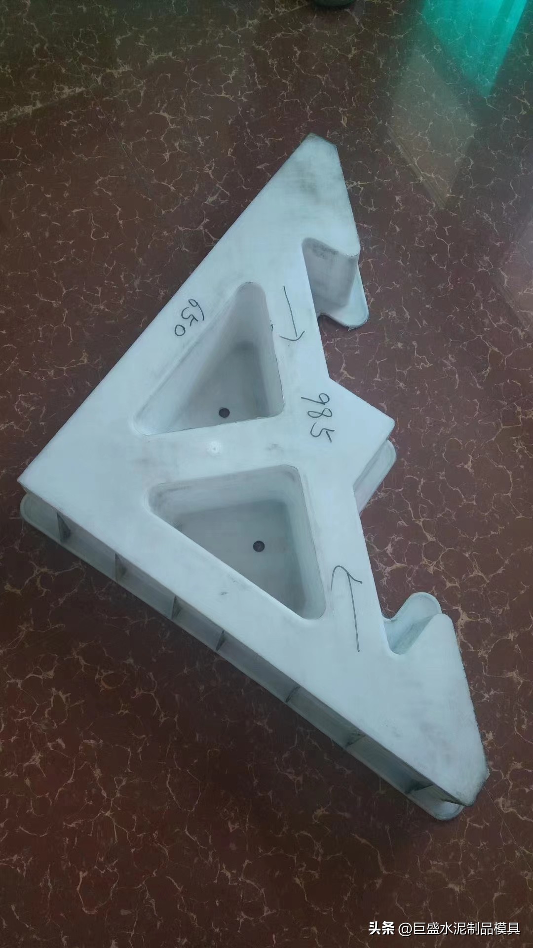 生态挡土墙钢模具,挡土墙护坡模具生产厂家