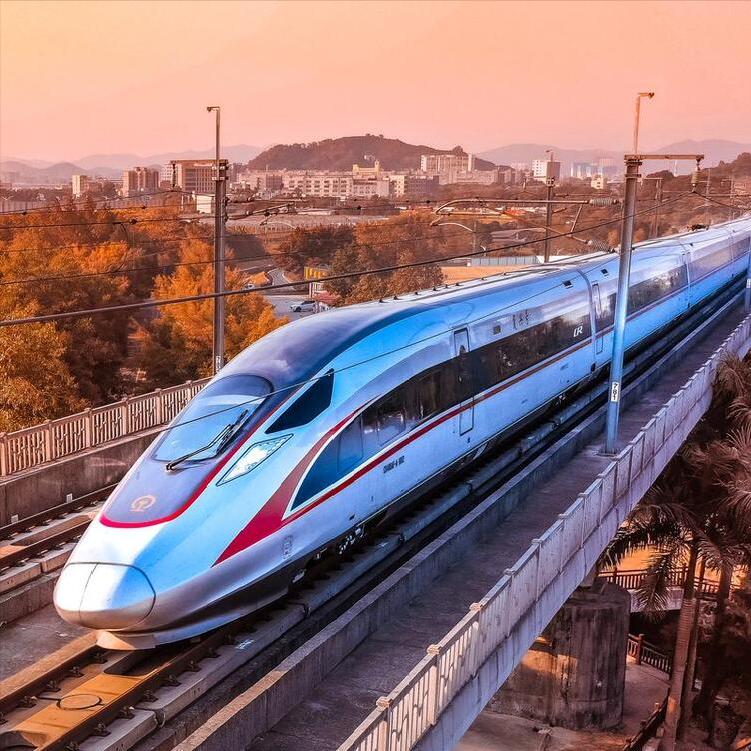 提醒老师、家长和学生：不购买和接受捐赠含有二维码、网址的图书