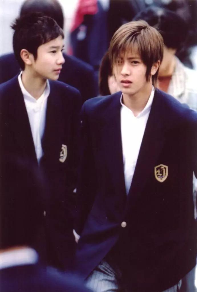 日本花*男美**秀八块腹肌爆上热搜！网友傻眼：这是快40岁的人？