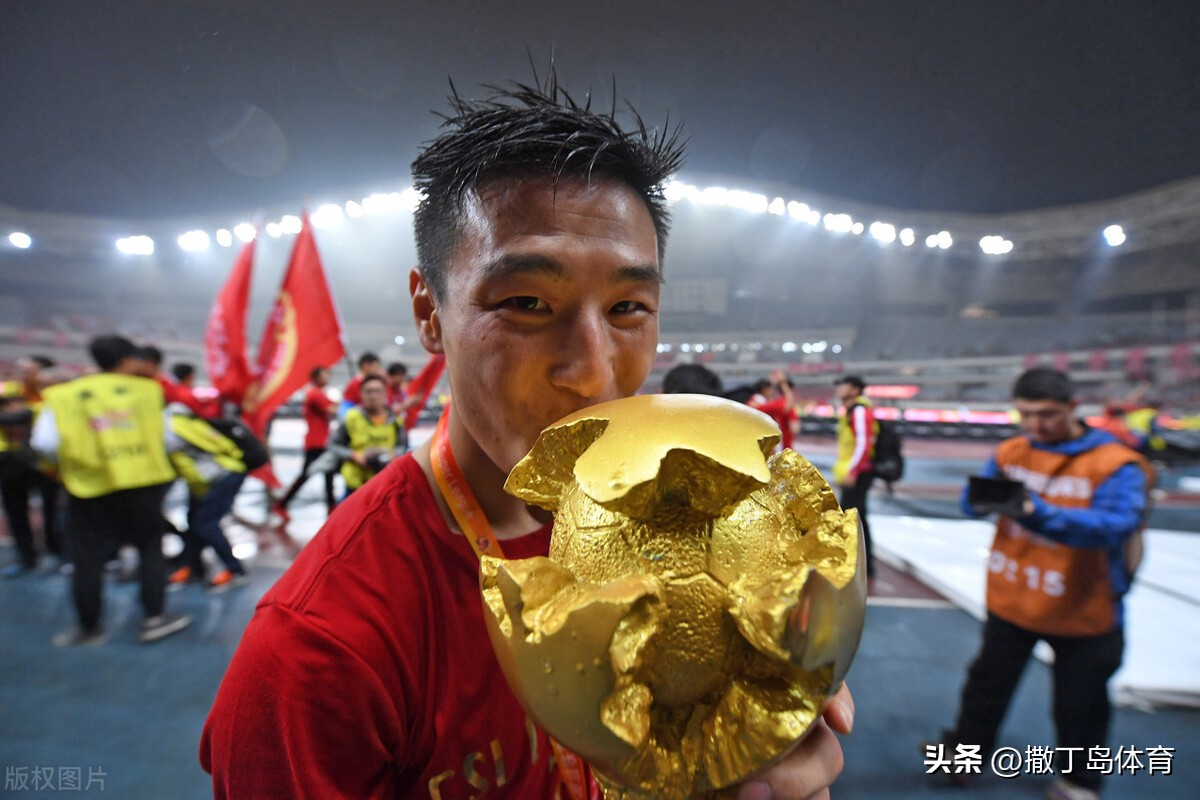 曲终人散东风破,曲终人散梅花凋零