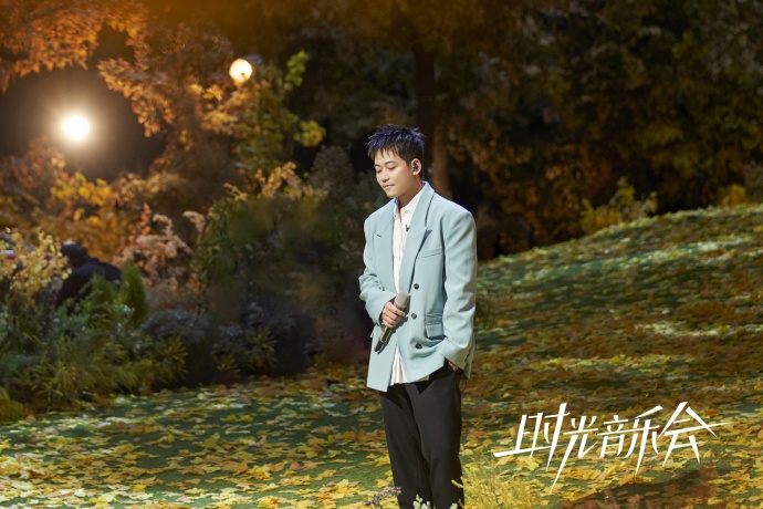 何炅张真源加盟田震专场,田震何炅时代少年团唱风雨彩虹