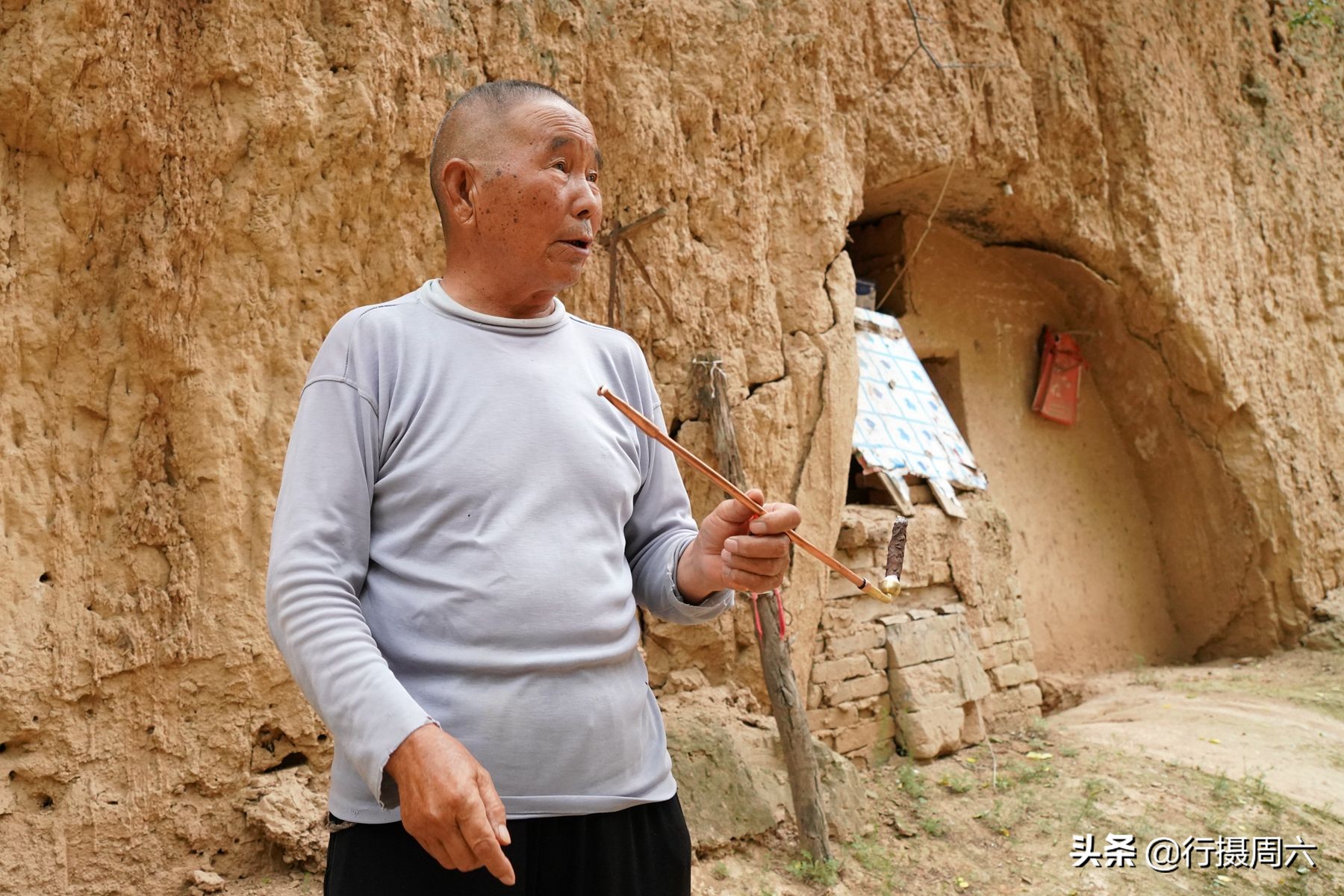 农村大姐养宠物犬,农村大姐养土狗视频