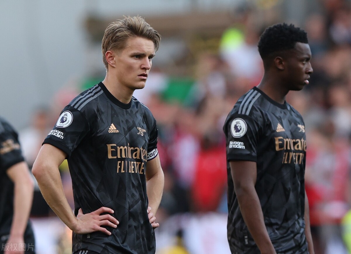 历史最年轻夺三冠王冠军教练,迈向世界第一步