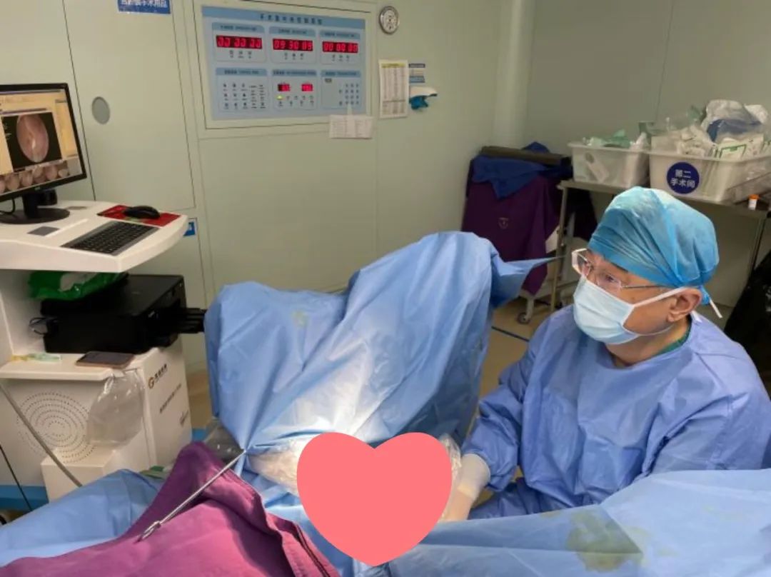 经期流血疼痛,经期出血量大还疼咋回事