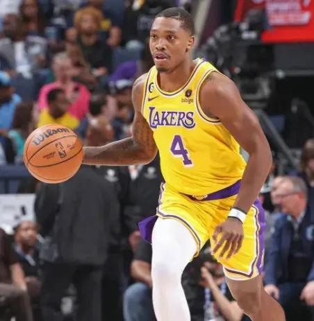 库里三双胜湖人,库里超远三分绝杀雷霆詹姆斯